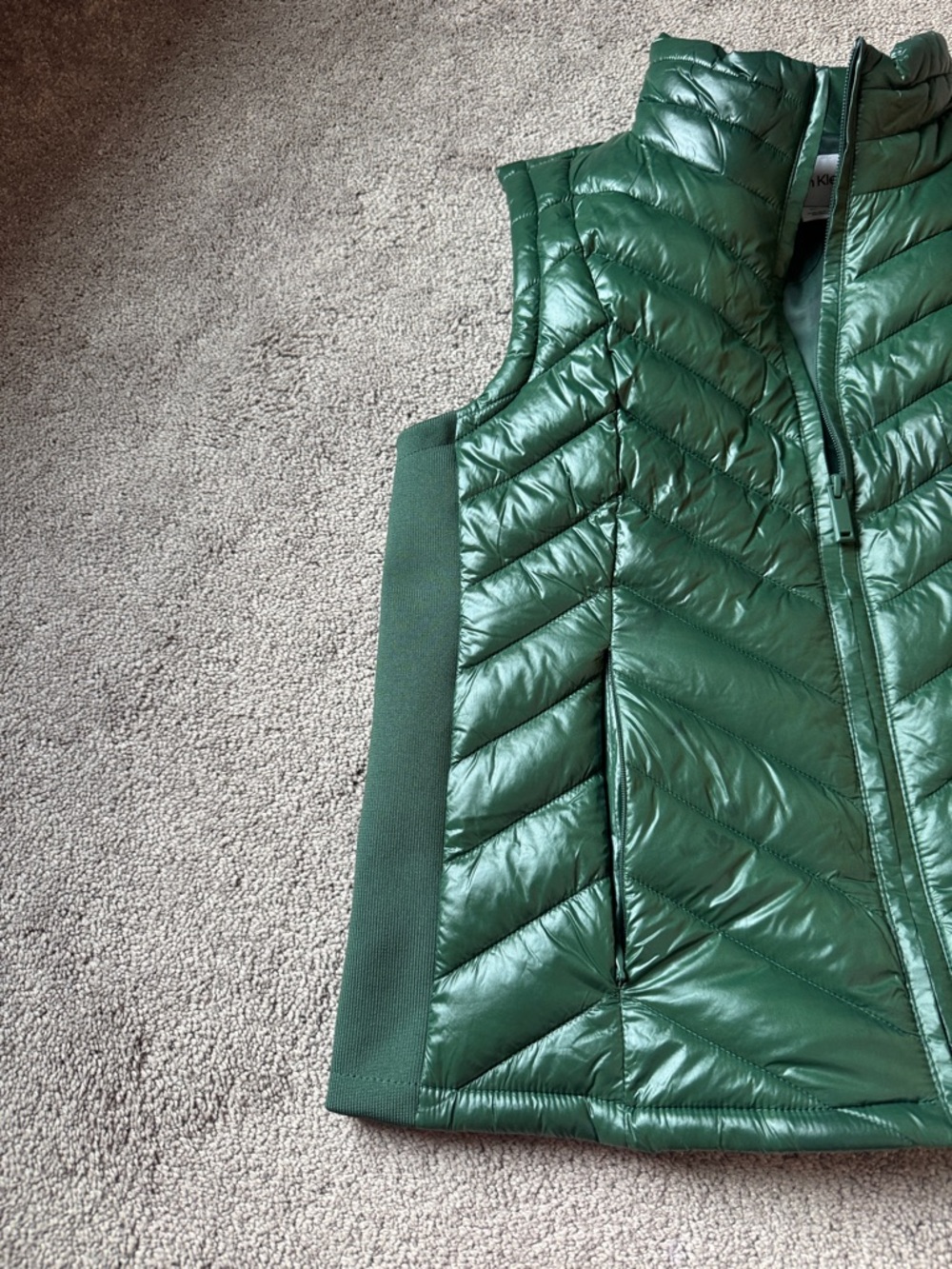 Calvin Klein Green Quilted Puffer Vest SIZE M Zip Front Lightweight Fall Winter - Picture 4 of 5